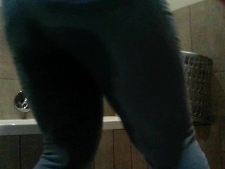 Bbw pissing in her jeans and squeezing it in her mouth