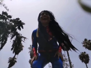 Giantess Débora tease and crush you (Español)