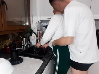 Hot sex from behind while washing the dishes! He cum inside my pussy
