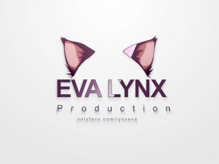 Russian shemale Eva lynx masturbates in shiny stockings with gely dildo