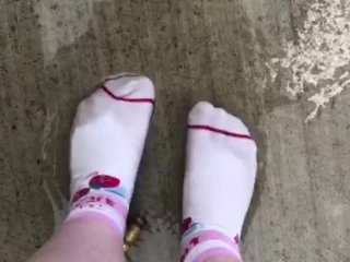 GETTING MY CUTE SOCKS ALL WET AND WALKING BAREFOOT IN THE GRASS