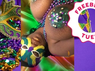 Jessica Grabbit Mardi Gras fun