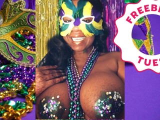 Jessica Grabbit Mardi Gras fun