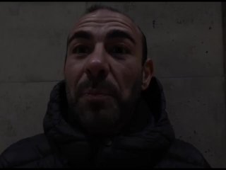 Un tipo bien dotado quiere follarse a Mia Marin!!