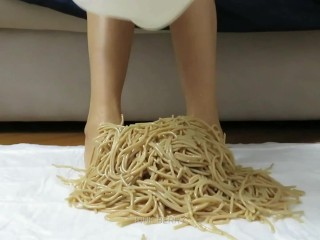 Spaghetti Pasta italian foot food crushing fetish