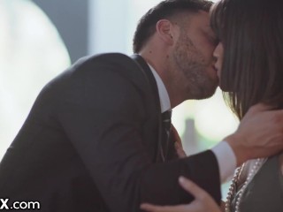 Adorable Couple Have Passionate, Intense & Emotional Sex - EroticaX