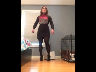 the working girl (trans, crossdress, feminization, pantyhose, skirt, mask, female mask)