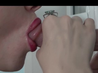A PASSIONATE BLOWJOB WITH RED LIPS CREAMPIE TVOIAKISA
