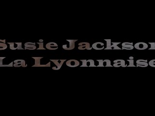 Susie Jackson sexy en lingerie blanche sensuel et jolie déhanché