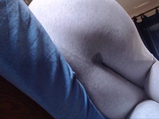 Smelly farts in hot tight yoga pants do you want to smell all?