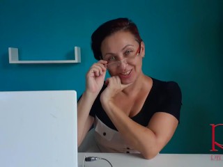 SEXRETARY Secretary shows pussy The boss shoots a naked secretary on video