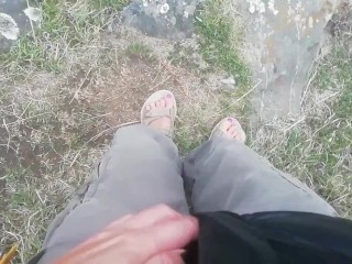 Went outside to masturbate, but it is too cold in mountains - clothes doesn't help