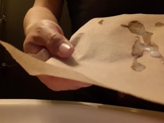 INABUTAN NG LIBOG NAGJAKOL SA CR NG RESTAURANT !!!