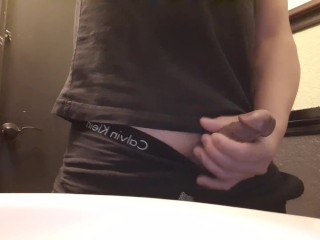 INABUTAN NG LIBOG NAGJAKOL SA CR NG RESTAURANT !!!