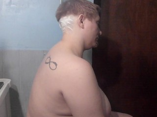 Baldbabey sucks hubbys dick and get nape shaved