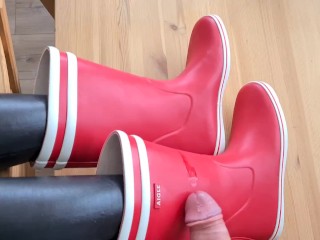 Cum on red rubberboots 