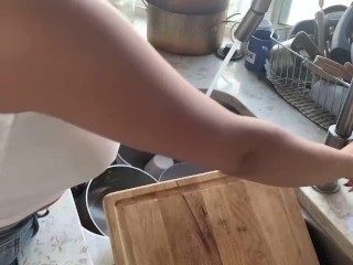 HORNY HOUSEWIFE GETS HER TITS SOAKED AND HAS A BODY SHAKING ORGASM ON THE COUNTER