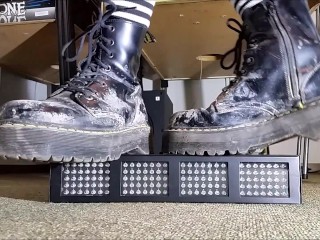 LED-Bar Crushing with dirty Doc Martens Boots (Trailer)