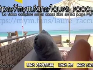 Je vide les couilles d’un mec sur une plage publique !