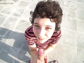 Urlaubsflirt eskaliert - AO-Sex am Hotelpool ! Hoffentlich erwischt mich keiner!