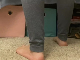 Watching her dirty feet as she folds laundry (footfetish) - glimpseofme
