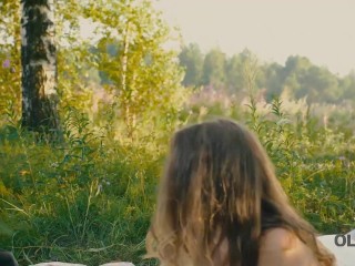 OLD4K Summer weather motivates girl to have outdoor sex with old man