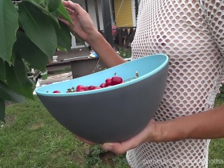 Picking Cherries and flashing pussy (teaser, Music)