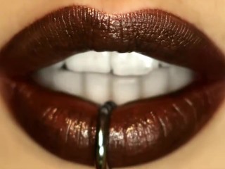 Naughty America - Havana Bleu needs some cock while on vacation