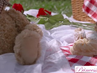 Petite Blonde Kenzie Reeves Hot Picnic Fuck With BF S1:E10