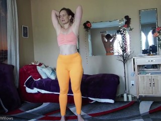 Yoga pants cameltoe see my website and onlyfans for my nudes and porn. links on my profile