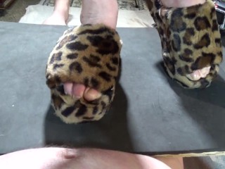 231lb BBW PLATFORM LEOPARD PRINT SLIPPERS COCK CRUSH PT1