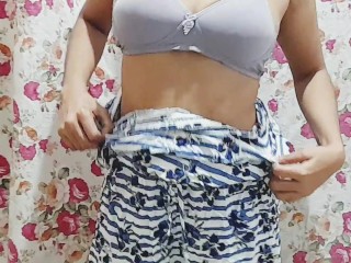 Hot SL Indian Cam Model TakeOff Clothes (viral video)