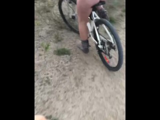 I dared my wife to remove her pants during our bike ride, and she actually did it-Thank You My Love 