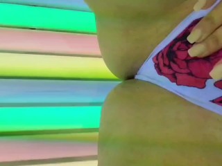 NOTGEiL im SOLARiUM String aus und fix gefingert