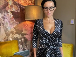 sexy big-boobed psychologist in a velvet dress sucks a dick and fucks with her patient