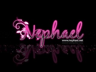 Strip tease et caresses en exterieur