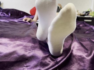 Sniff my dirty socks, loser (4k)