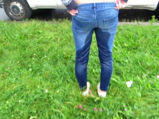 I could not wait more,i peed my jeans on public street (REAL PUBLIC WETTING)