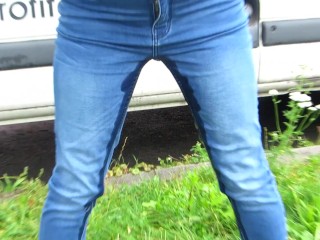 I could not wait more,i peed my jeans on public street (REAL PUBLIC WETTING)