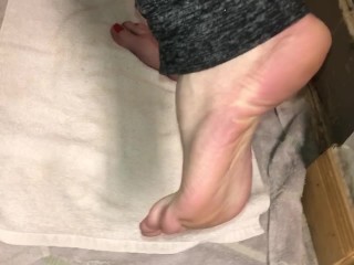 FEMME XDRESSERTOES-Pose Soles After Shower! RED NAIL-POLISH, Long Toes! Size 8 Feet! Wrinkle Arches