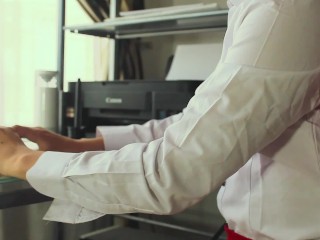 Mi jefe me seduce en el trabajo y se corre dentro de Rose Daaay (Vídeo Completo)