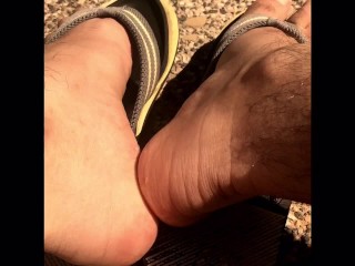 Thongs / Flip-flops & barefoot skateboarding want to come join me? - Manlyfoot