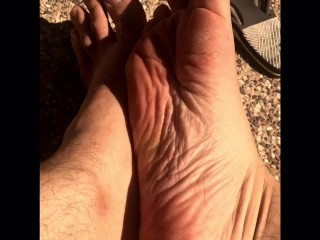 Thongs / Flip-flops & barefoot skateboarding want to come join me? - Manlyfoot