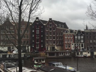 Hotel Sex Tape 9 à Amsterdam : On a acheté un gode trop gros pour ma petite chatte