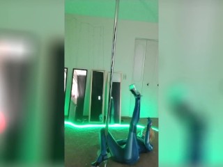 Zero Suit Samus Cosplay Pole Dance Strip Session