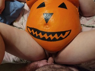 Sexy pregnant pumpkin squirting on big cock