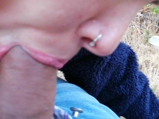 Kika Gizz dando una fenomenal mamada al aire libre a Dany Hardmon