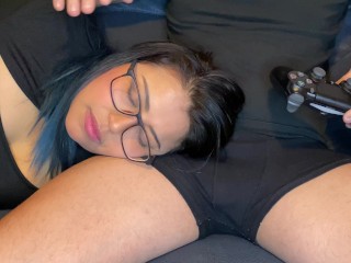 I WAKE UP MY STEPMOM WHILE I PLAYED TO FUCK HER MOUTH! 4k