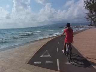 Very RISKY Public PEE among bikers and pedestrians