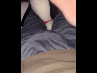 【オナニー】既婚者がバレる気持ちを抑えて喘ぎ…最後はパンツの中で射精w